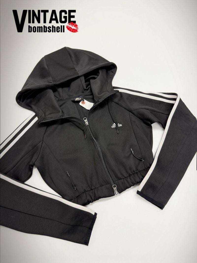 フード付きadidasトラックジャージクロップド丈フーディー【Bbヴィンテージ】