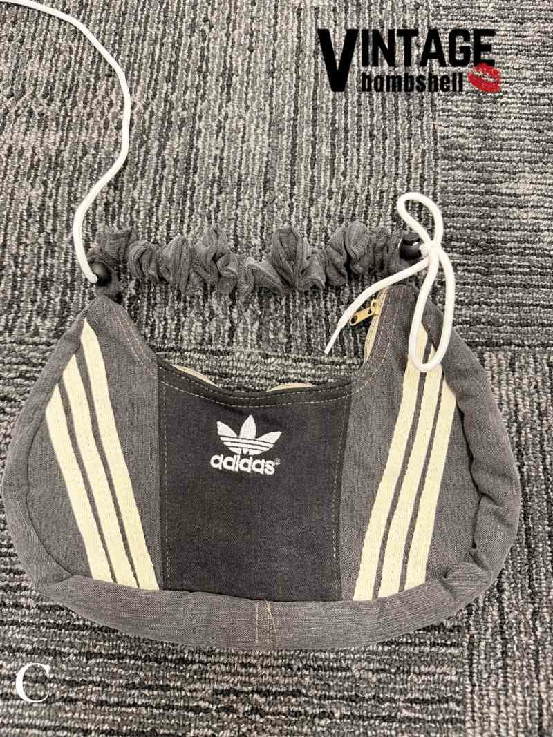 adidasロゴリメイクデニムミニショルダーバッグ【Bbヴィンテージ