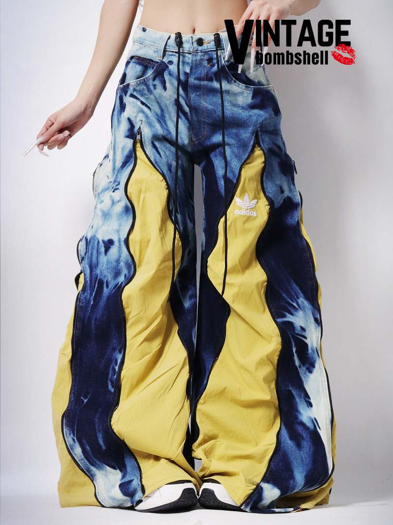 タイダイデニムとマスタードカラーが映えるアディダス再構築リメイクワイドパンツ【Bbヴィンテージ】